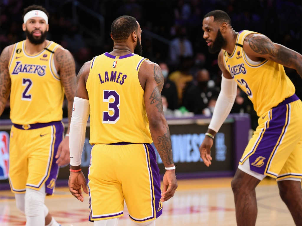 湖人稳居西部第三喜讯频传!完整阵容蓄势待发静候挑战者 湖人稳居西部第三喜讯频传!完整阵容蓄势待发静候挑战者